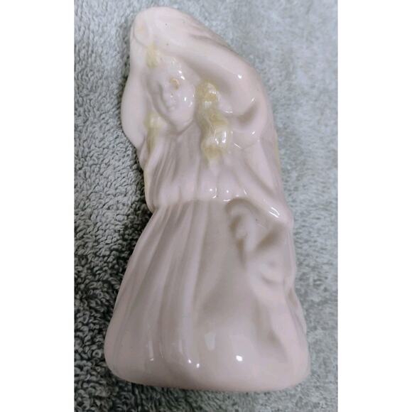 VINTAGE BELLEEK LITTLE GIRL MILKMAID PITCHER CREAMER - Picture 2 of 4